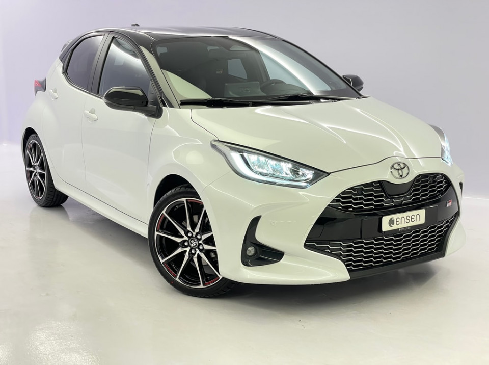 TOYOTA Yaris Hybrid 1.5 GR Sport