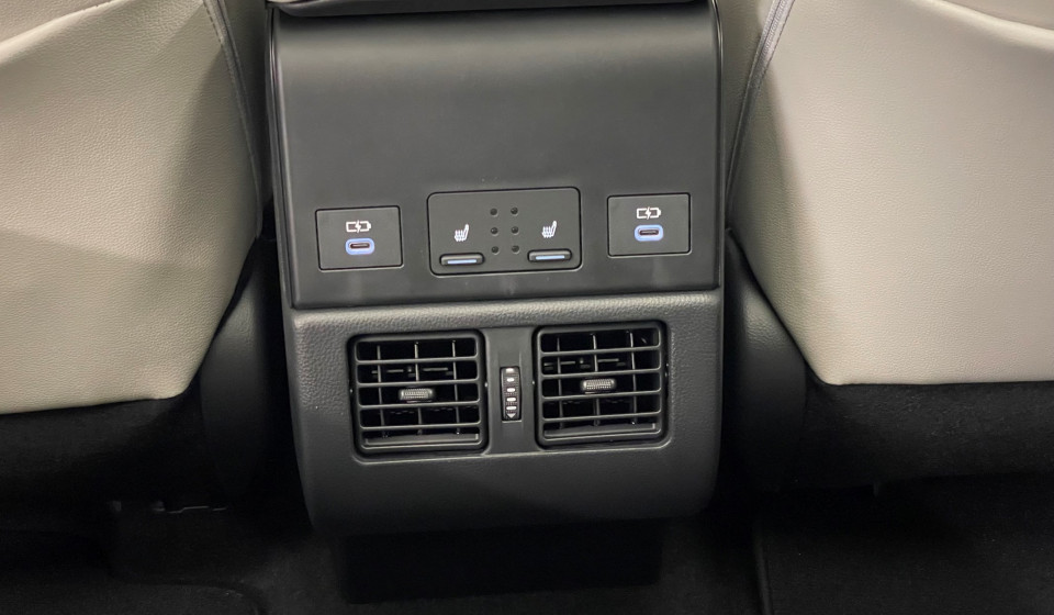TOYOTA bZ4X Electric Premium AWD 11 kW OBC