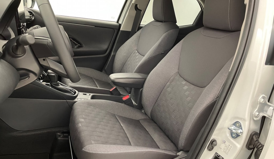TOYOTA Yaris Hybrid 1.5 Trend