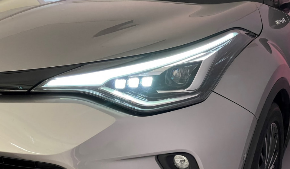TOYOTA C-HR Hybrid 2.0 Trend