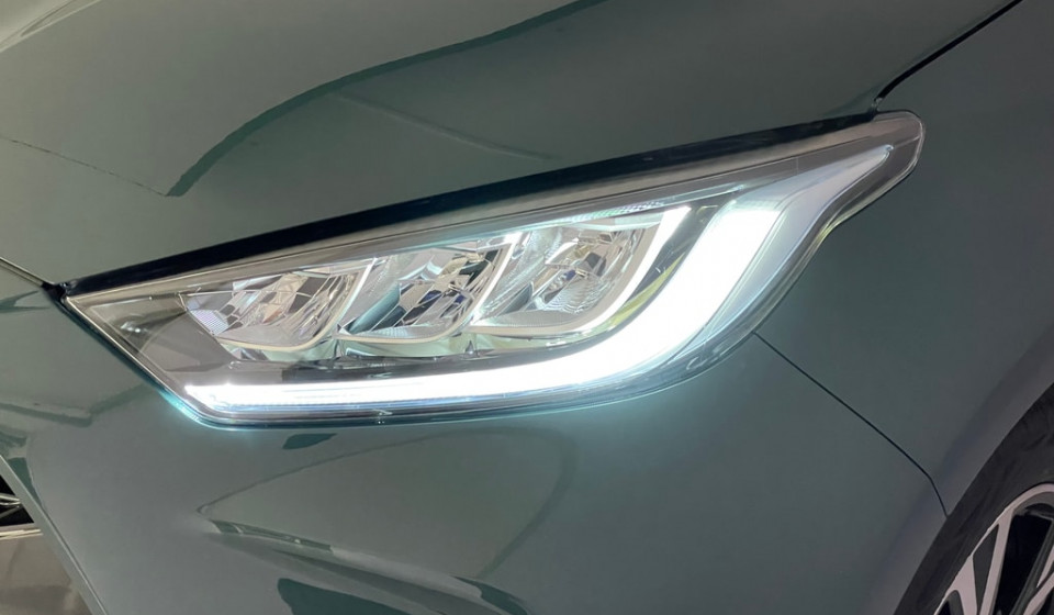 TOYOTA Yaris Hybrid 1.5 Trend