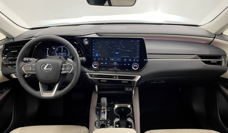 LEXUS RX 450h+ Comfort E-FOUR Plug-in-Hybrid