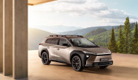 Lexus LM MPV