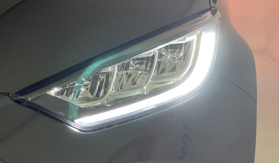TOYOTA Yaris Hybrid 1.5 Trend