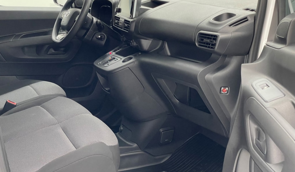 TOYOTA PROACE CITY Van Electric L1 50kWh Active