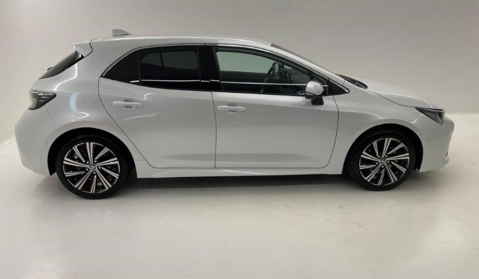 TOYOTA COROLLA Hybrid 2.0 HSD Trend