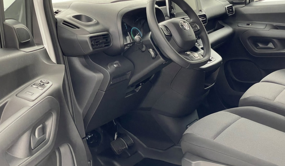 TOYOTA PROACE CITY Van Electric L1 50kWh Active