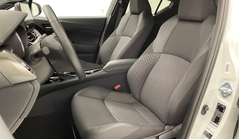 TOYOTA C-HR 2.0 HSD CVT Trend