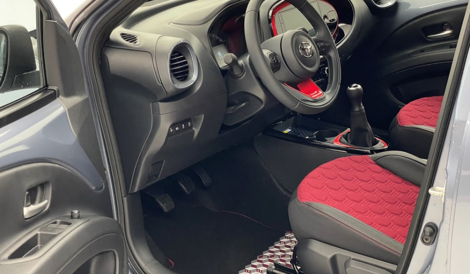 TOYOTA AYGO X 1.0 Undercover