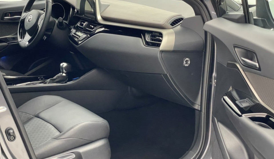 TOYOTA C-HR 2.0 HSD CVT Premium