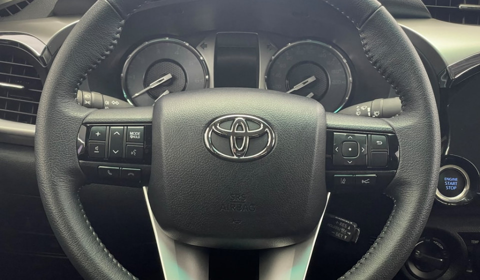 TOYOTA HI-LUX Extra Cab 2.8 D 204 Style AWD