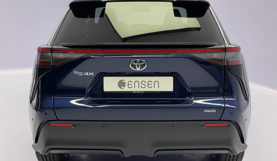 TOYOTA bZ4X Electric Premium AWD 11 kW OBC