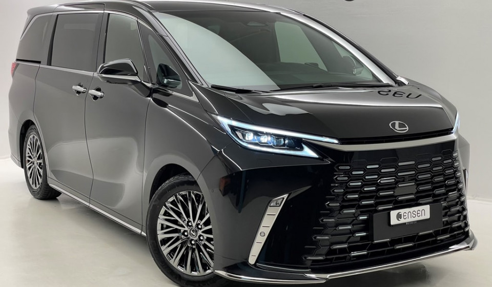 LEXUS LM 350h VIP E-FOUR