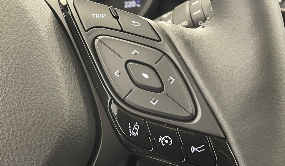 TOYOTA C-HR Hybrid 2.0 HSD Trend
