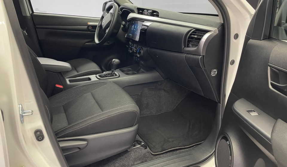 TOYOTA HI-LUX Double Cab 2.4 D 150 Comfort AWD