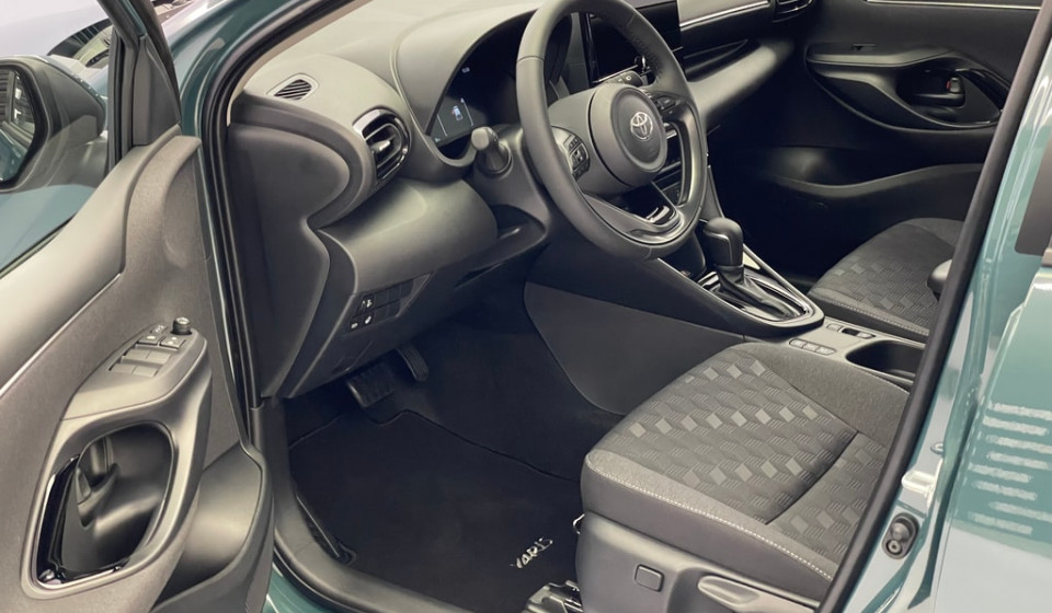 TOYOTA Yaris Hybrid 1.5 Trend