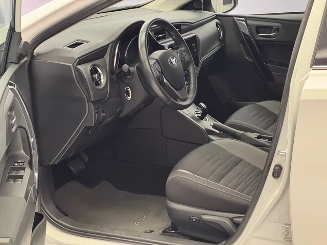 TOYOTA Auris Touring Sports 1.8 HSD Trend