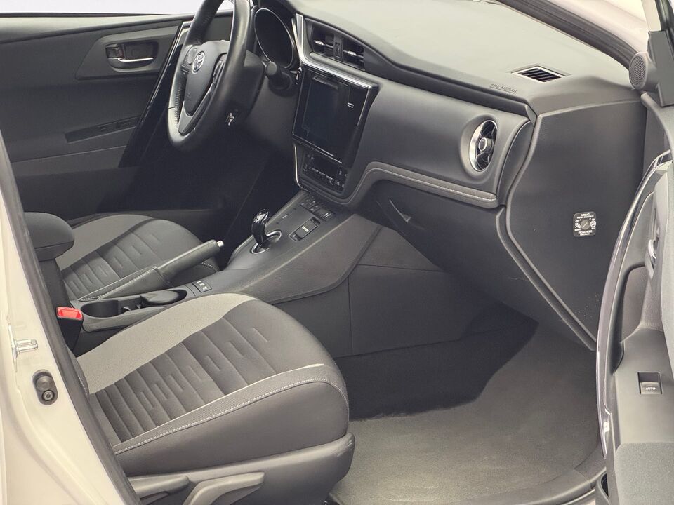 Auris Touring Sports 1.8 HSD Trend