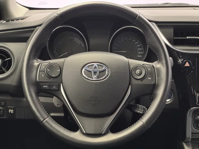 TOYOTA Auris Touring Sports 1.8 HSD Trend