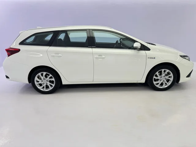 TOYOTA Auris Touring Sports 1.8 HSD Trend
