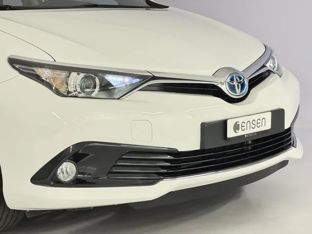 TOYOTA Auris Touring Sports 1.8 HSD Trend