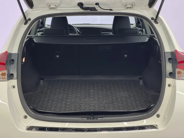 TOYOTA Auris Touring Sports 1.8 HSD Trend