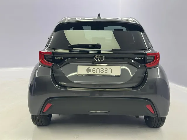 TOYOTA Yaris 1.5 VVT-i HSD Trend