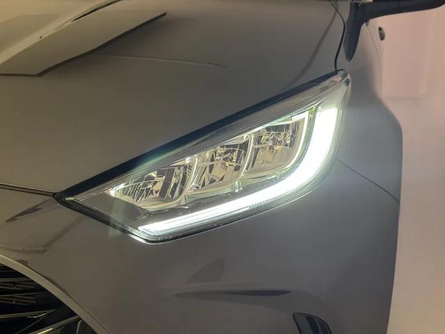 TOYOTA Yaris 1.5 VVT-i HSD Trend