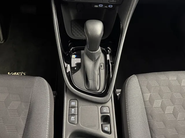 TOYOTA Yaris 1.5 VVT-i HSD Trend