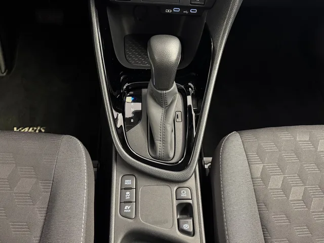 TOYOTA Yaris 1.5 VVT-i HSD Trend