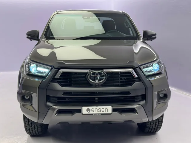 TOYOTA Hilux Double Cab.-Pick-up 2.8 D-4D MHEV 204 Invincible 4x4