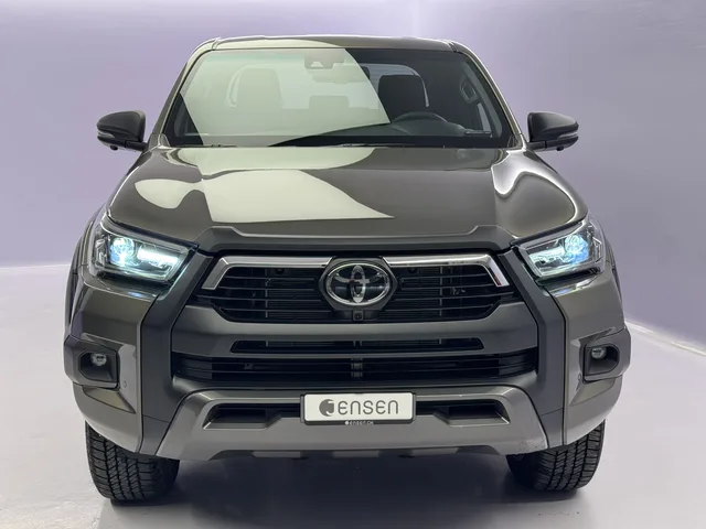 TOYOTA Hilux Double Cab.-Pick-up 2.8 D-4D MHEV 204 Invincible 4x4