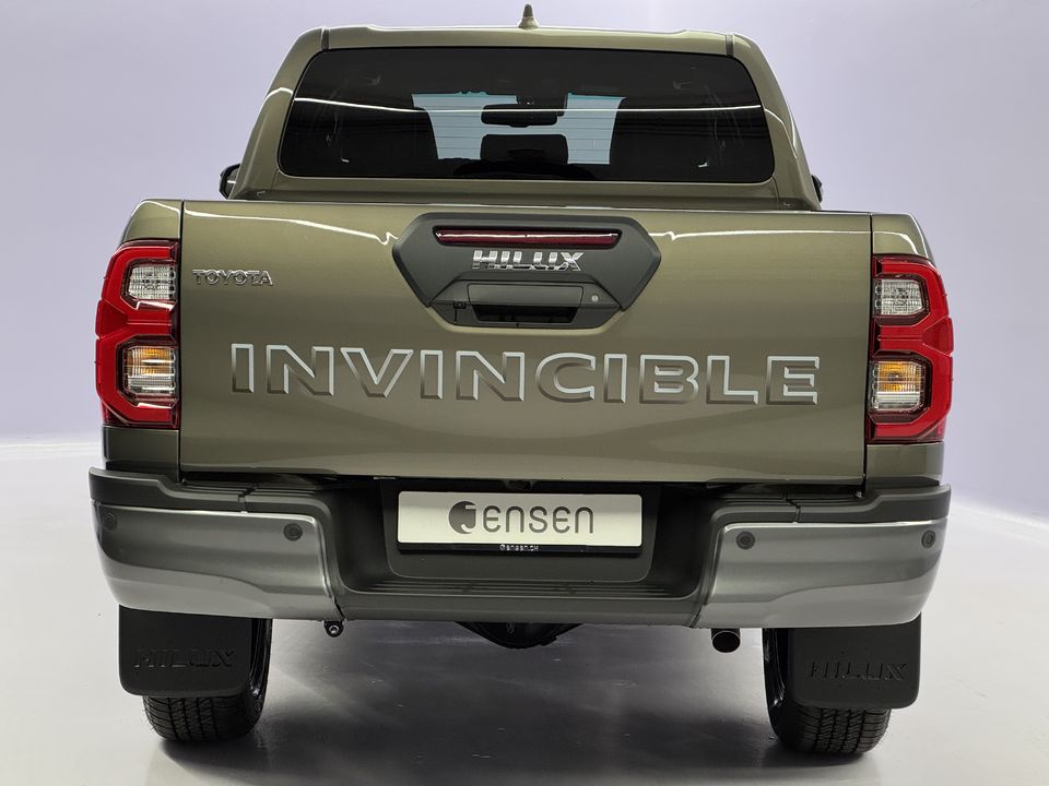 Hilux Double Cab.-Pick-up 2.8 D-4D MHEV 204 Invincible 4x4