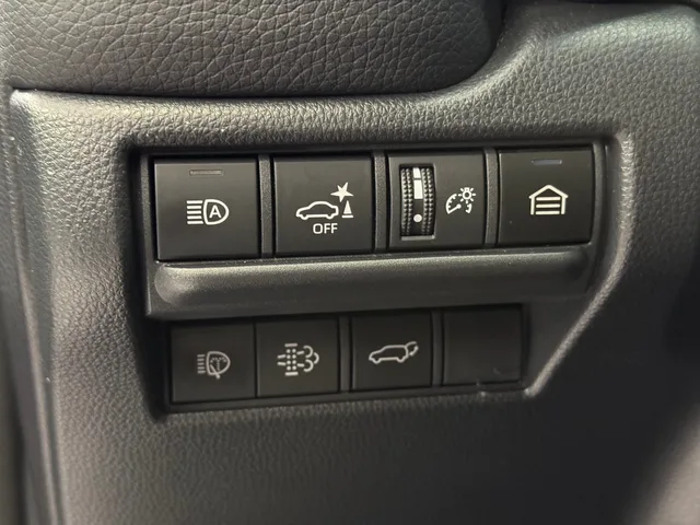 TOYOTA Land Cruiser 2.8 D 230 Invincible AWD
