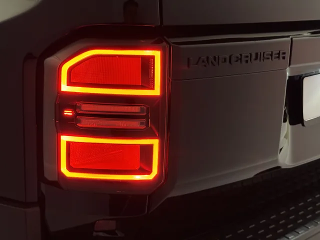 TOYOTA Land Cruiser 2.8 D 230 Invincible AWD