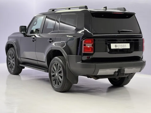 TOYOTA Land Cruiser 2.8 D 230 Invincible AWD
