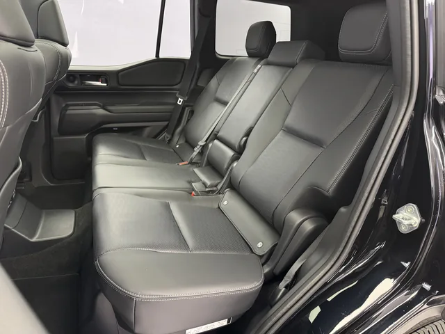 TOYOTA Land Cruiser 2.8 D 230 Invincible AWD