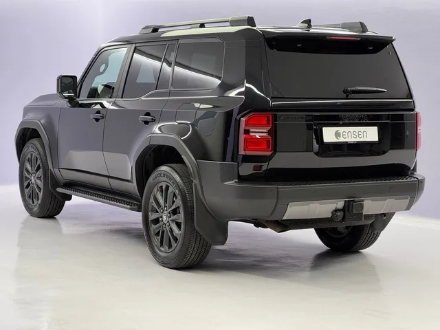 TOYOTA Land Cruiser 2.8 D 230 Invincible AWD