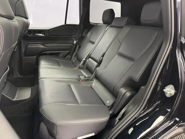 TOYOTA Land Cruiser 2.8 D 230 Invincible AWD