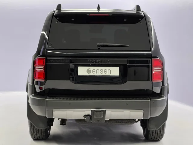 TOYOTA Land Cruiser 2.8 D 230 Invincible AWD