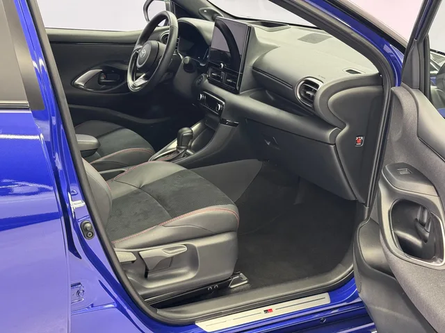 TOYOTA Yaris 1.5 VVT-i HSD GR Sport
