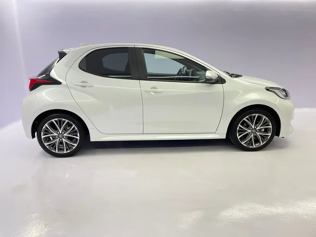 TOYOTA Yaris 1.5 VVT-i HSD Premium