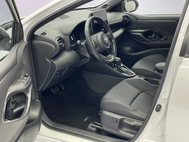 TOYOTA Yaris 1.5 VVT-i HSD Premium