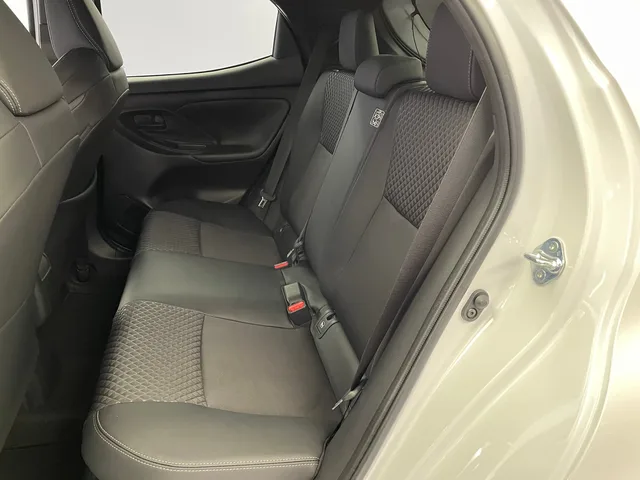 TOYOTA Yaris 1.5 VVT-i HSD Premium