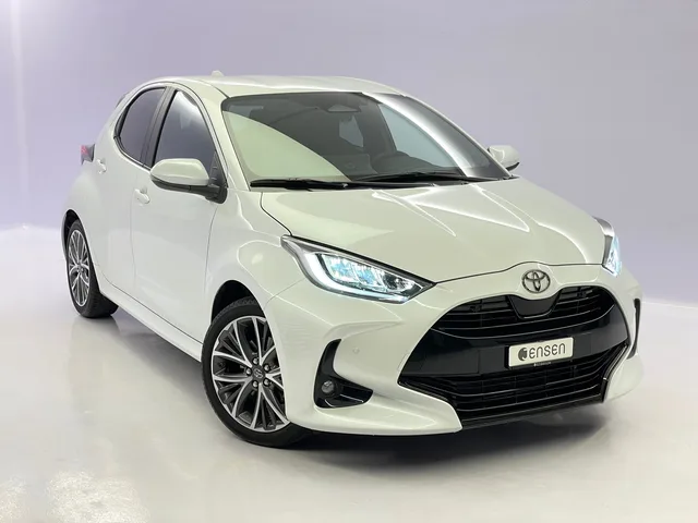 TOYOTA Yaris 1.5 VVT-i HSD Premium