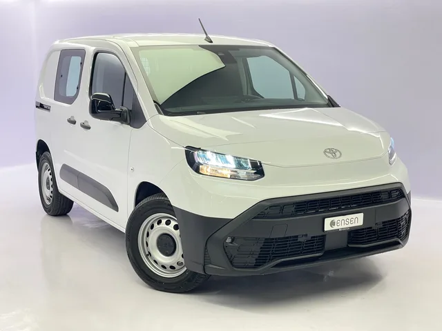 TOYOTA PROACE CITY Van L1 52KWh Active