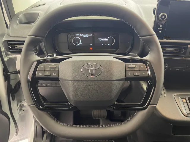 TOYOTA PROACE CITY Van L1 52KWh Active