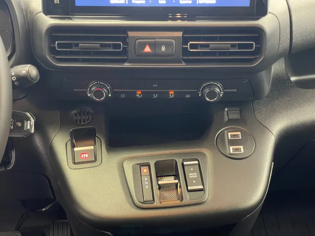 TOYOTA PROACE CITY Van L1 52KWh Active