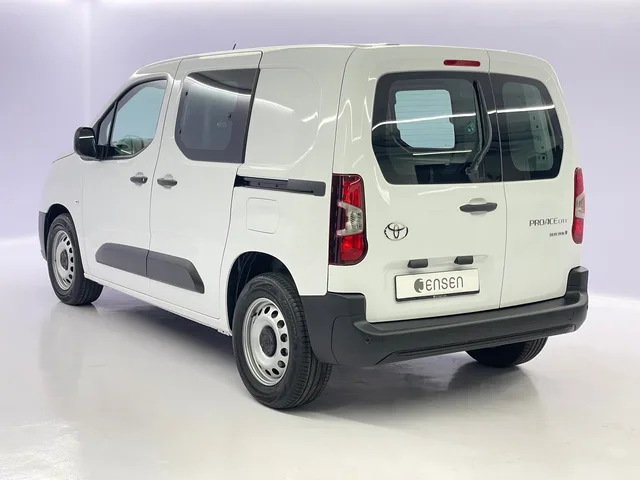 TOYOTA PROACE CITY Van L1 52KWh Active