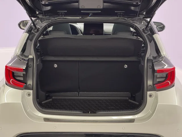TOYOTA Yaris 1.5 VVT-i HSD Premium